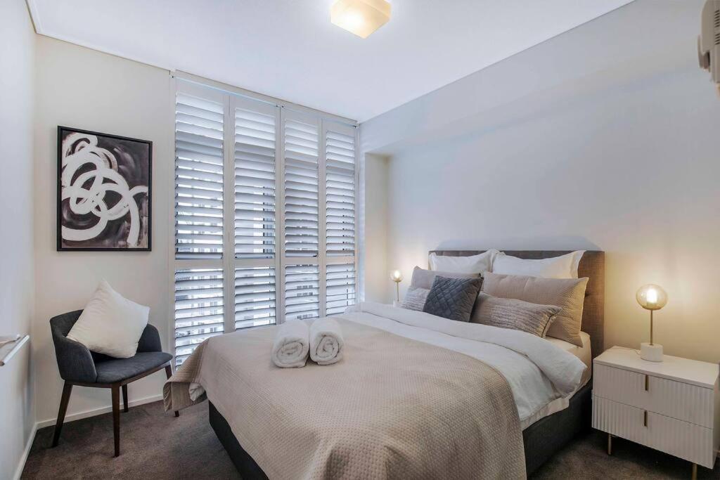 Luxe 3-bd, Views, Pool, Car Park Apartment