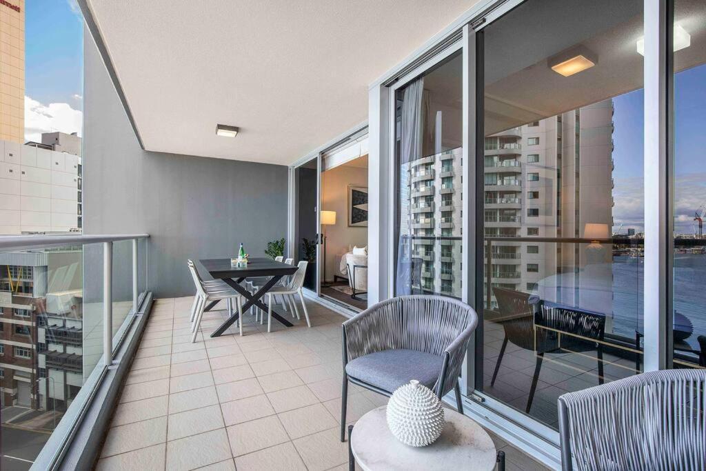 Luxe 3-bd, Views, Pool, Car Park Apartment