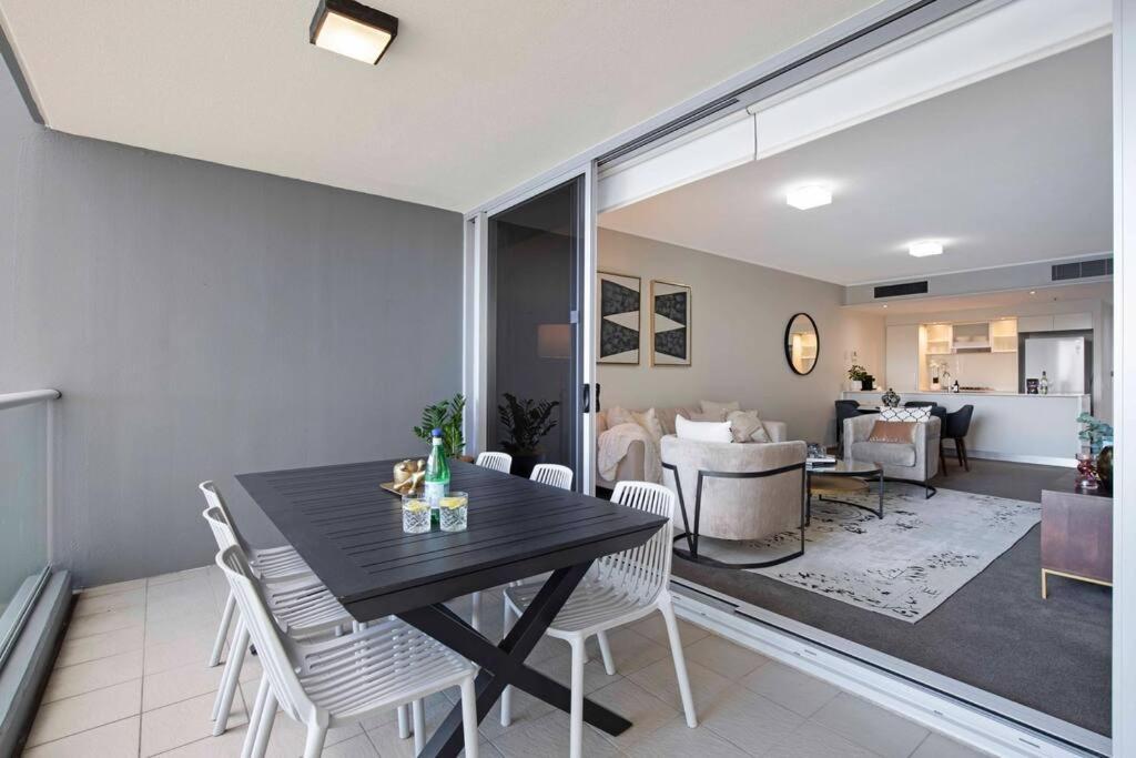 Luxe 3-bd, Views, Pool, Car Park Brisbane