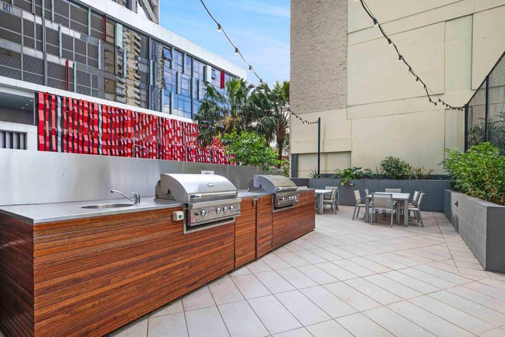 Apartment Luxe 3-bd, Views, Pool, Car Park *