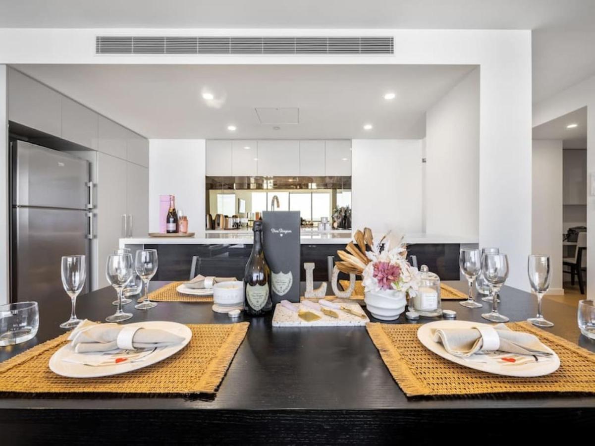 Riverview 2br Delicate Apt, 1min To Train Station