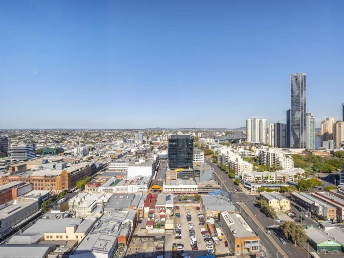 Story Bridge And View Skyhigh Luxe 2 Bed Unit Brisbane