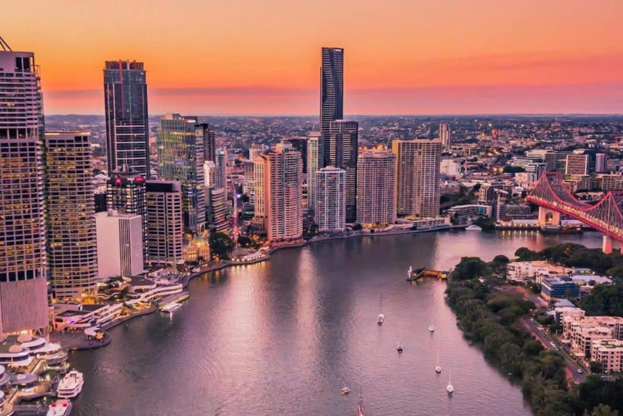 Story Bridge And View Skyhigh Luxe 2 Bed Unit Brisbane