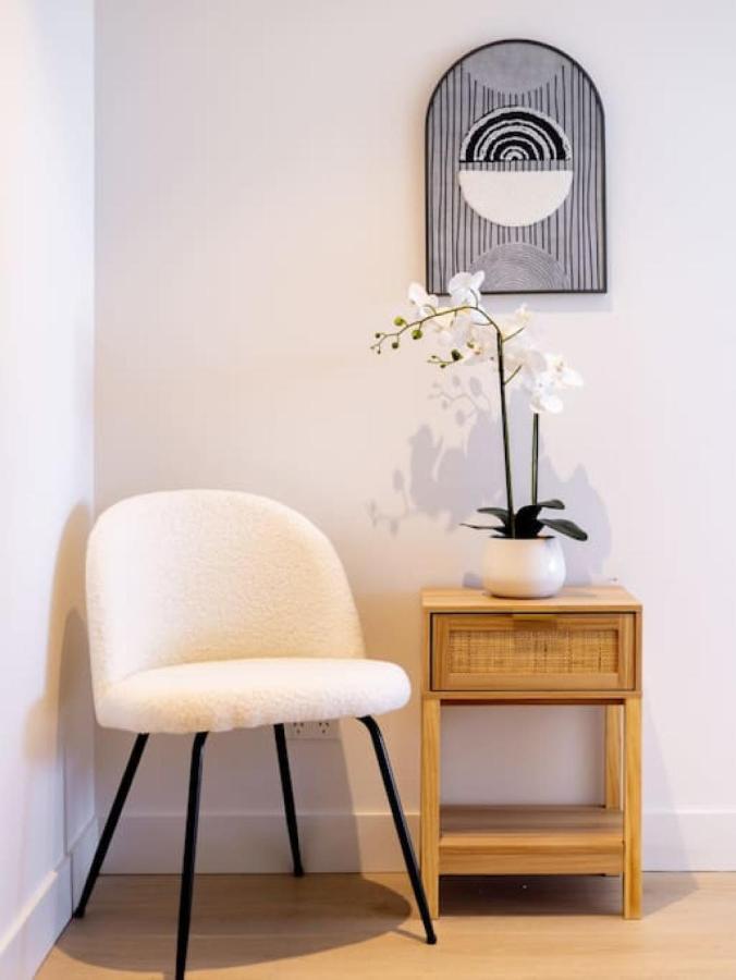 Apartment Conveniently Located 2br With Rooftop Pool At Milt *