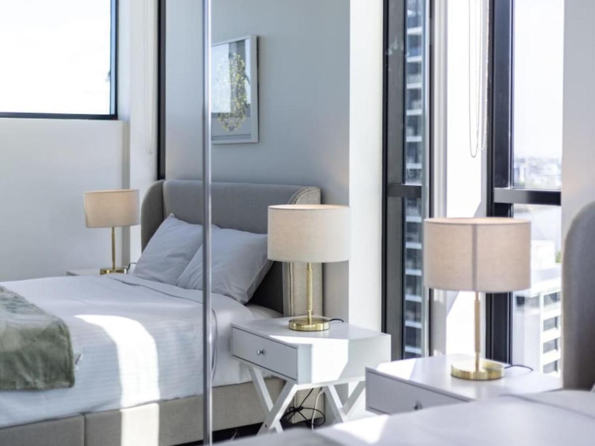 Conveniently Located 2br With Rooftop Pool At Milt Apartment