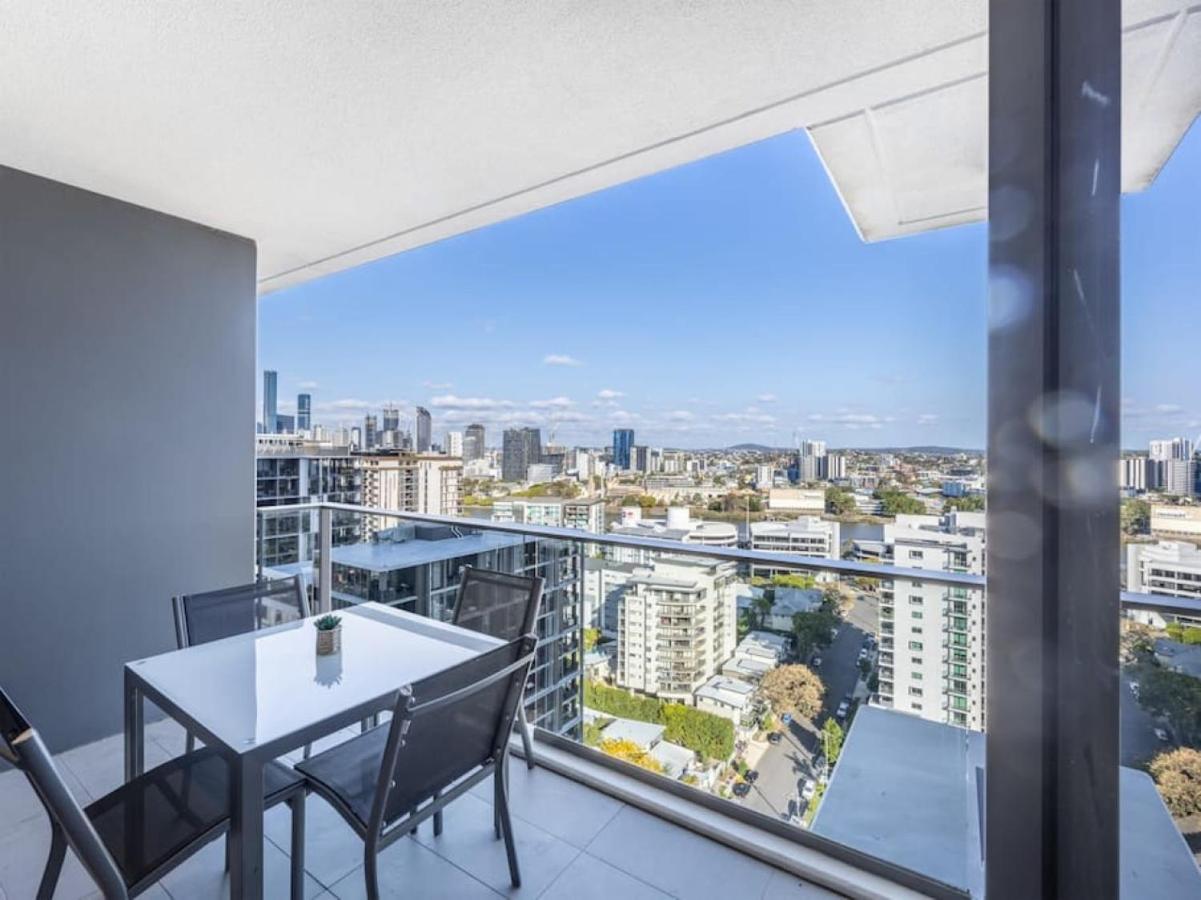 Apartment Riverview 2br Delicate Apt, 1min To Train Station