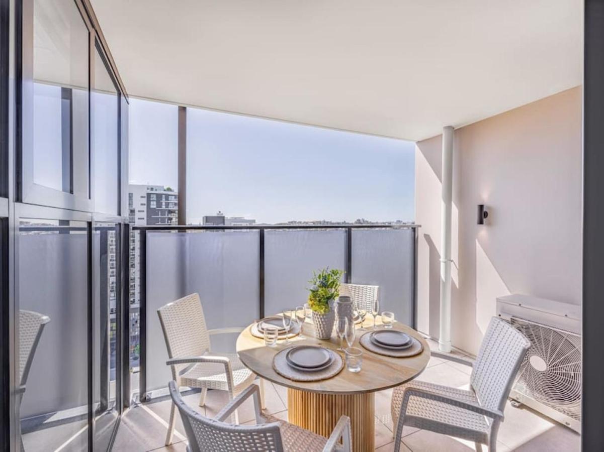 Apartment Conveniently Located 2br With Rooftop Pool At Milt