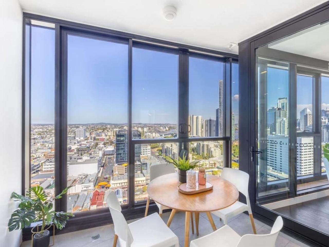 Story Bridge And View Skyhigh Luxe 2 Bed Unit Apartment