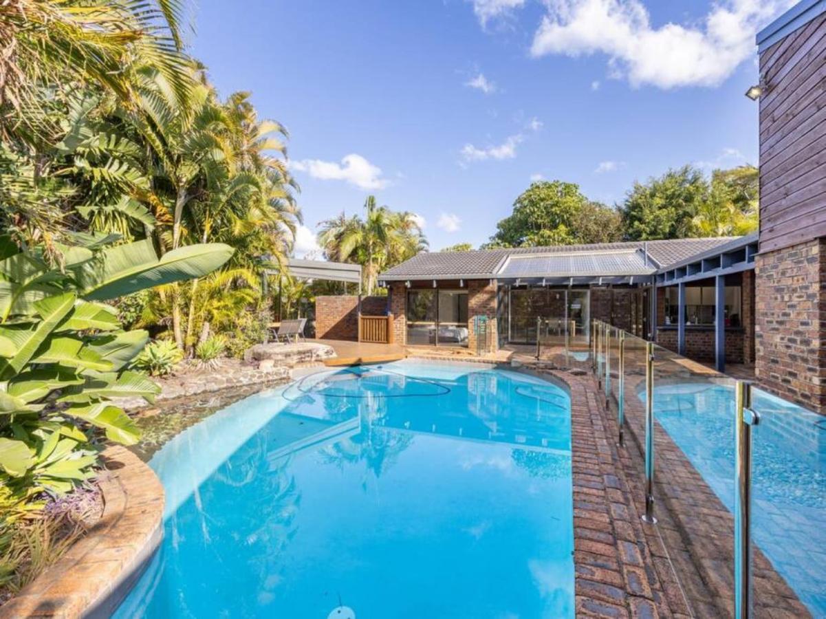 Hidden Bali Style 5br House In Robertson