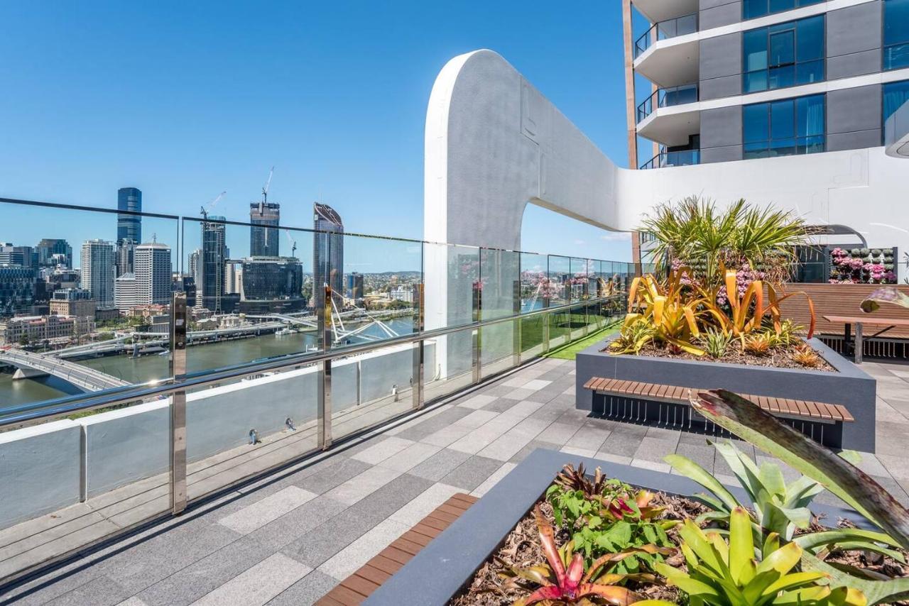 South City View 2 Bedroom With Parking Apartment