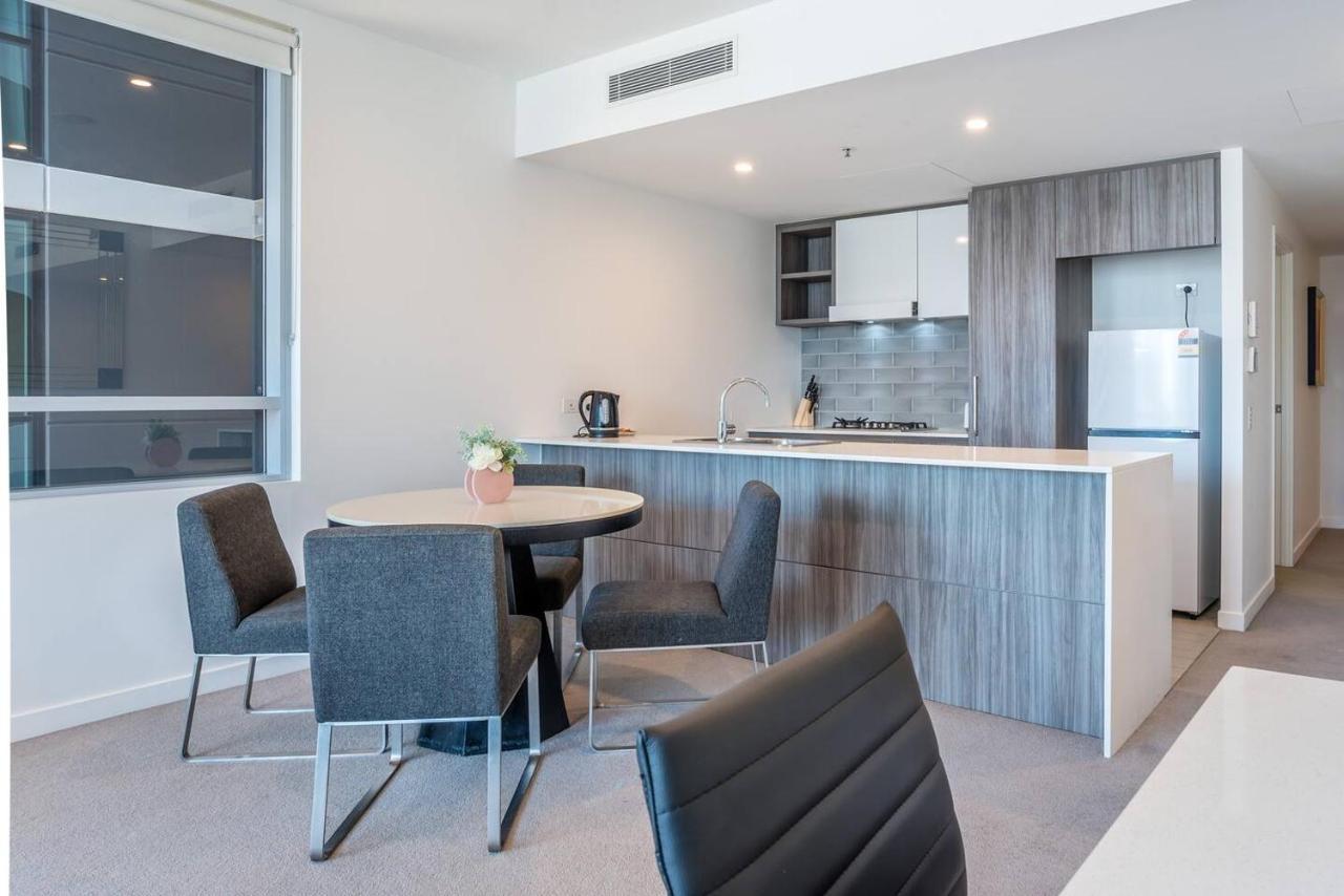 South City View 2 Bedroom With Parking *