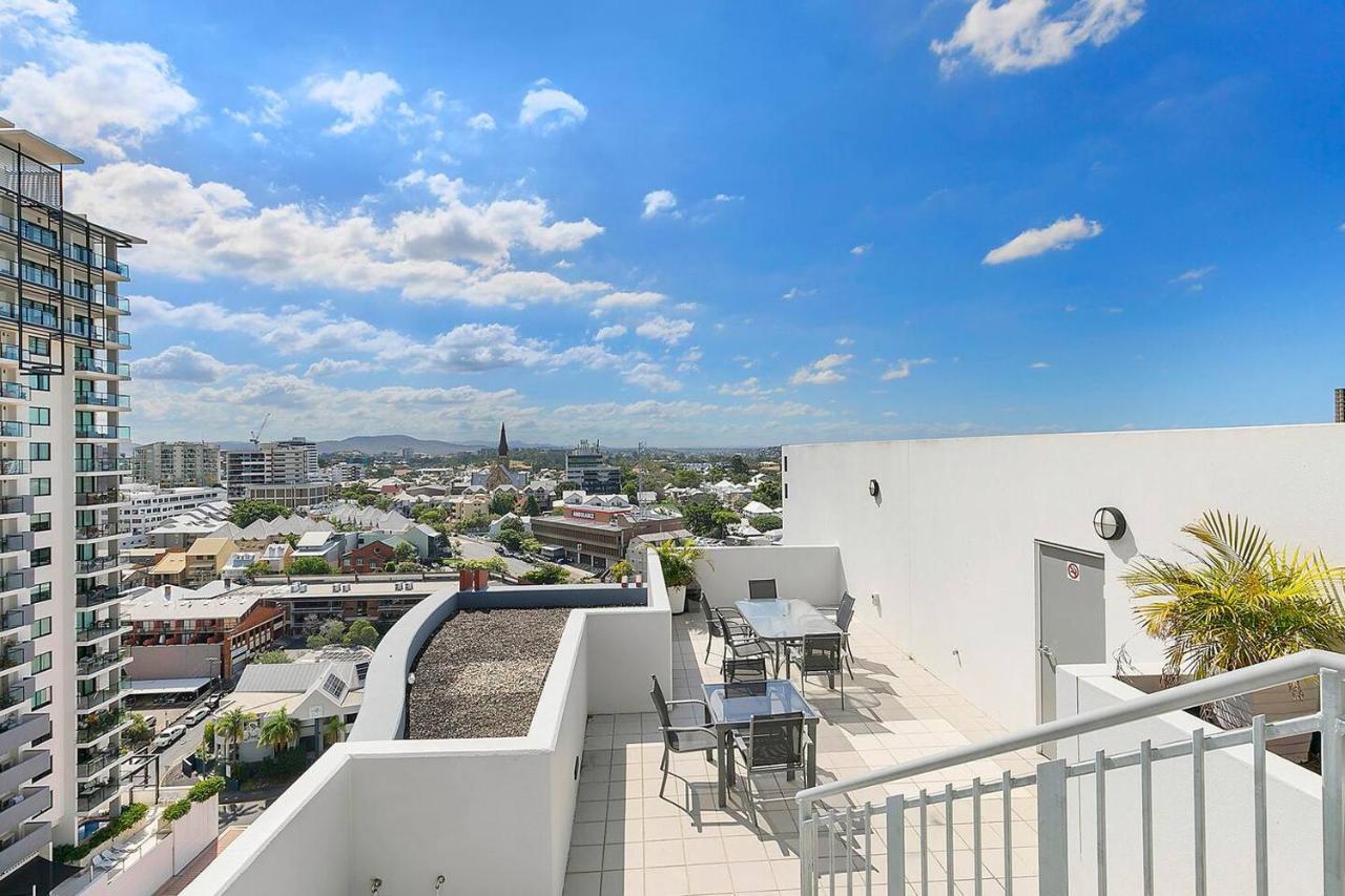 Apartment Of Brissie - Chic Resort-style Cbd Living *