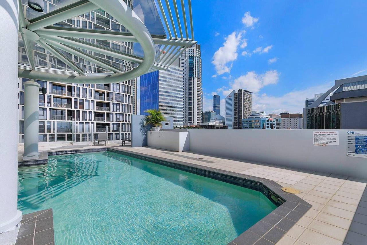 Apartment Of Brissie - Chic Resort-style Cbd Living