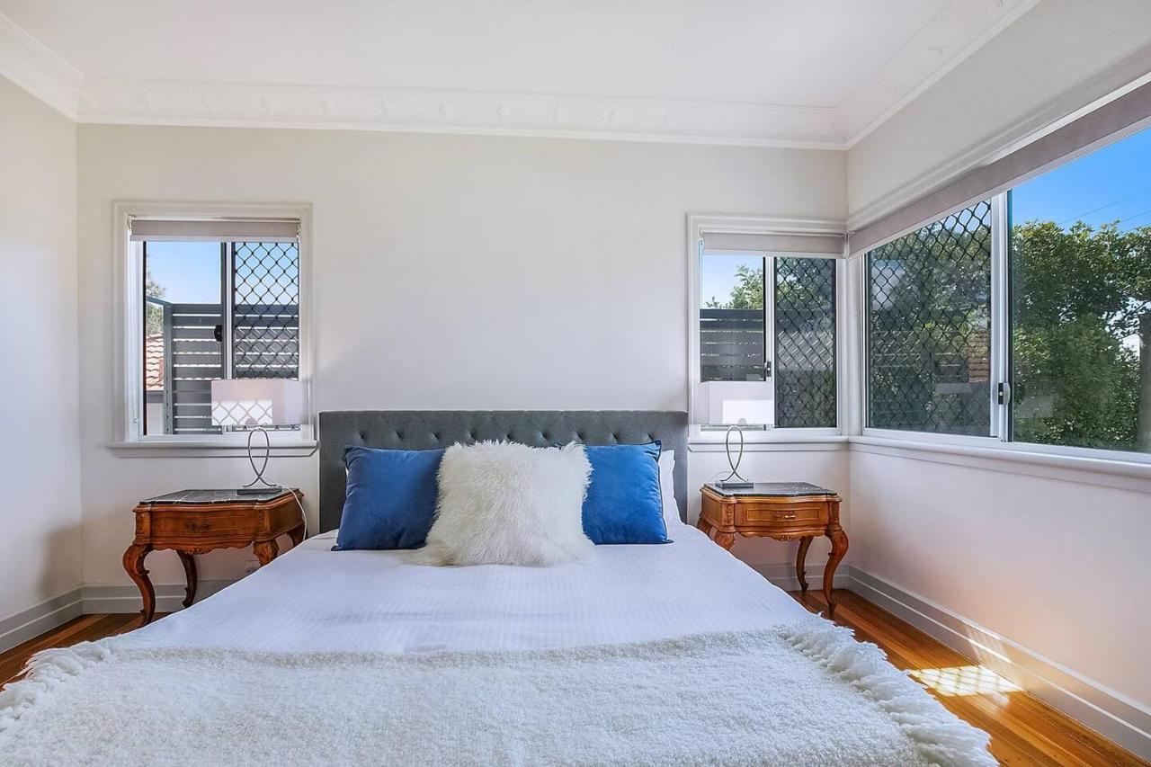 Nundah's Lush Haven - Serene Family Townhouse Escape Brisbane