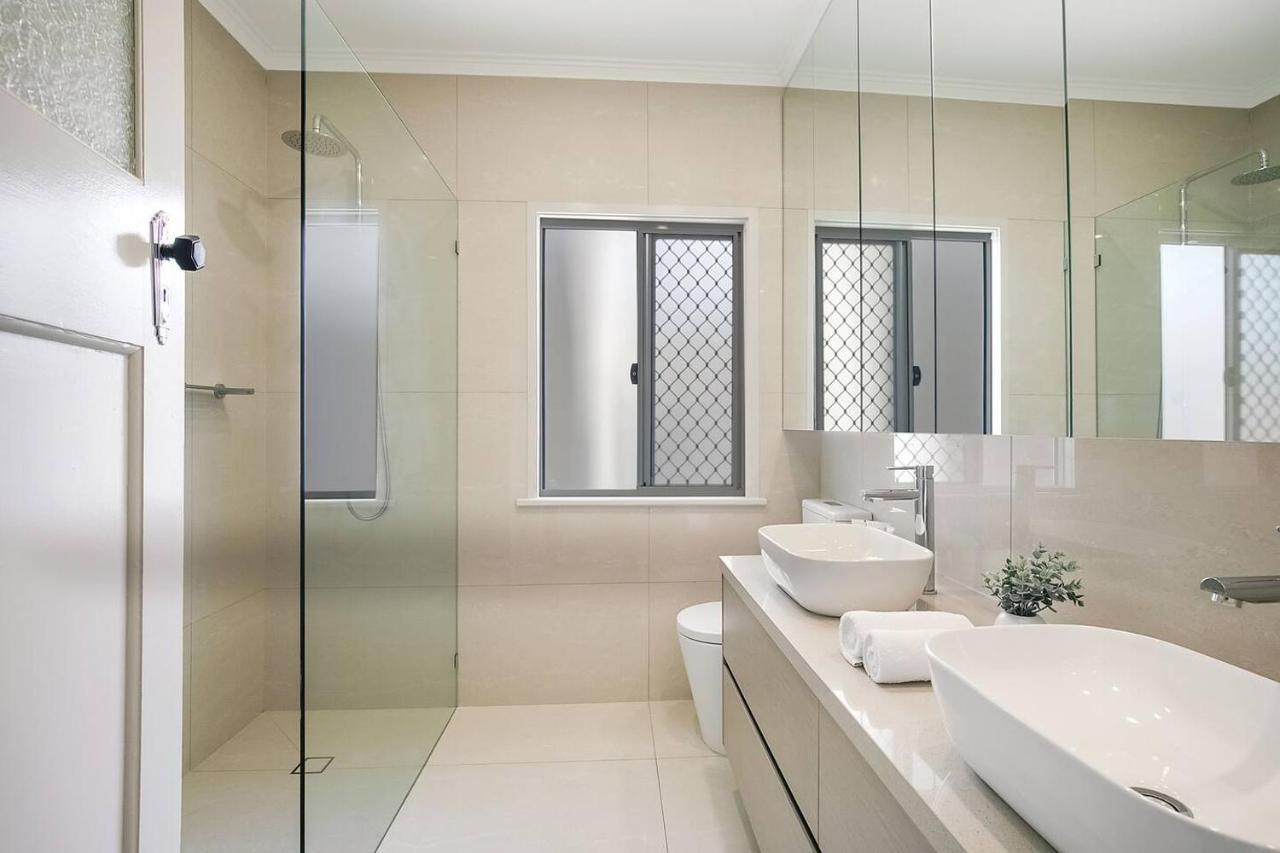 Nundah's Lush Haven - Serene Family Townhouse Escape Holiday home *