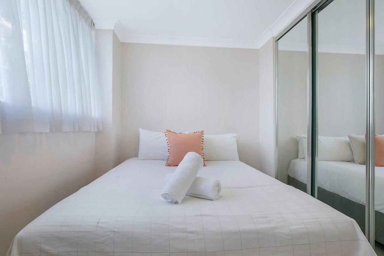 'riverside Terrace' Inner-city Retro-chic With Pool Brisbane