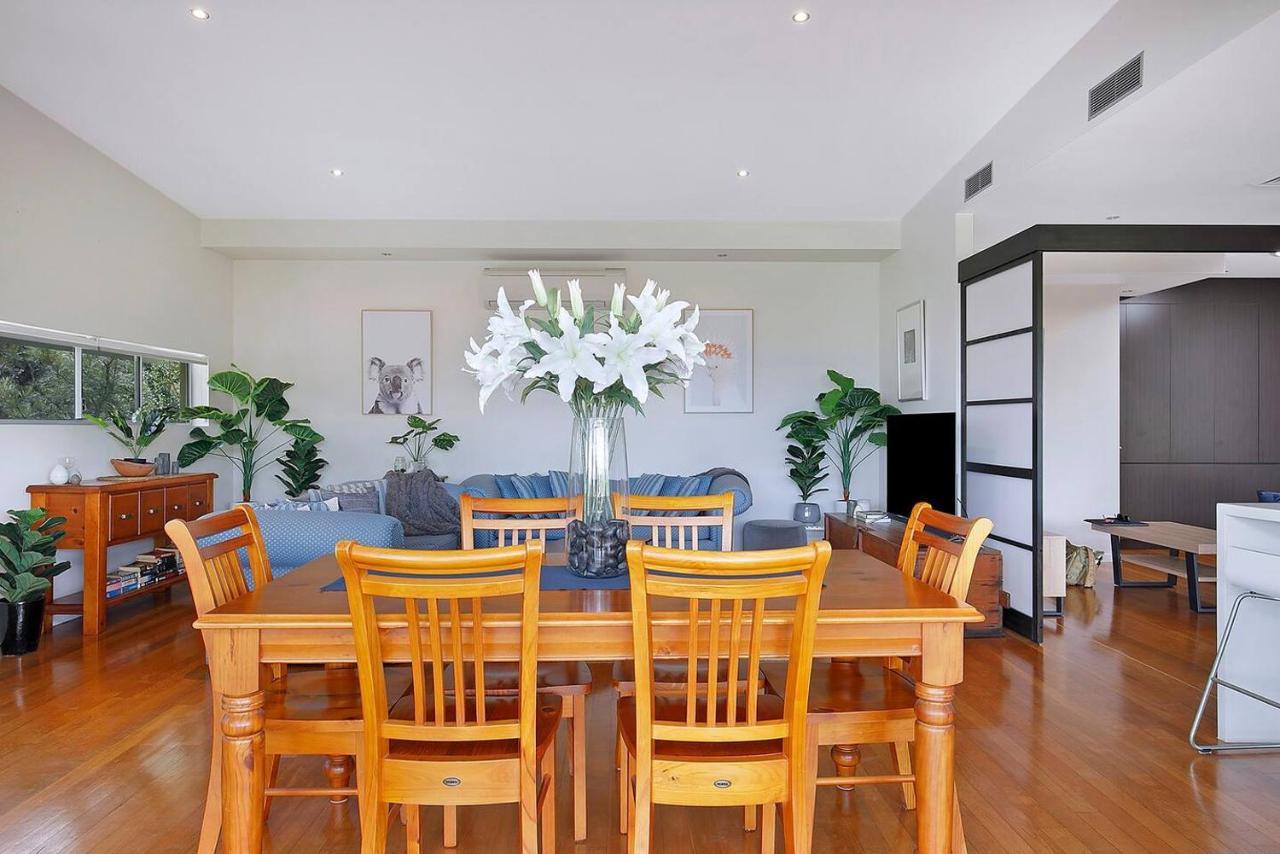 Of Taringa Penthouse With Sweeping Views *
