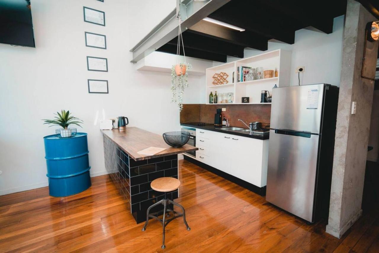 Trendy Industrial-style Loft In Fortitude Valley *