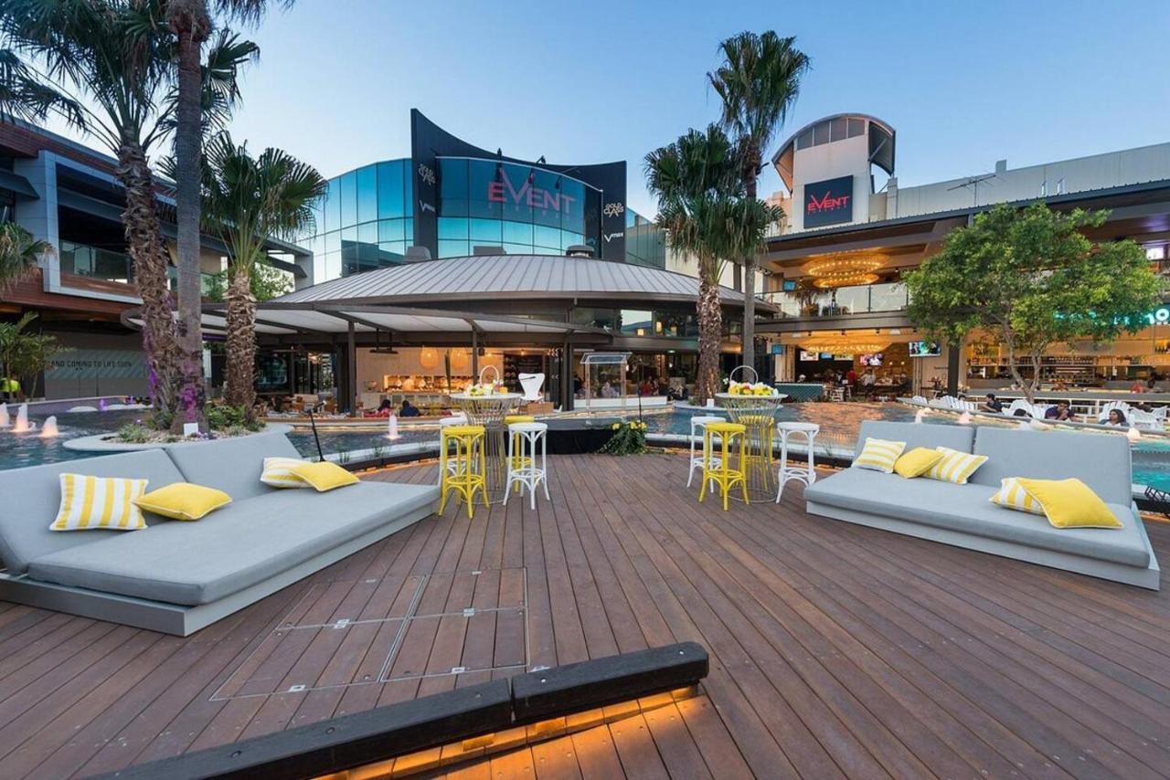 Luxury Living 2 Bedrooms 4 Beds 2b Athrooms In Southern Brisbane+ Parking Brisbane