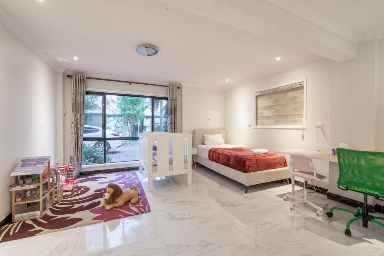 Apartment Luxury Living 2 Bedrooms 4 Beds 2b Athrooms In Southern Brisbane+ Parking Brisbane