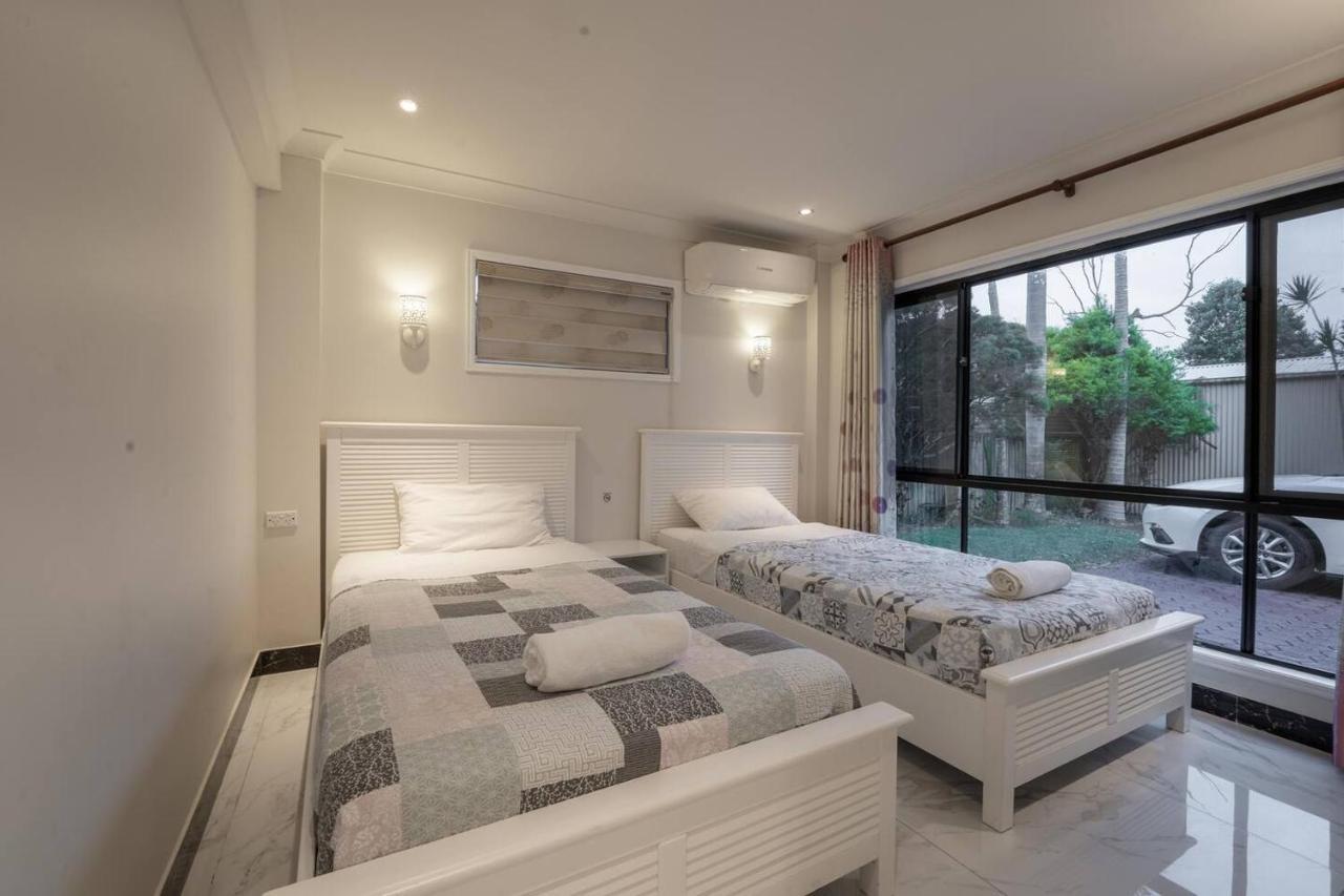 Luxury Living 2 Bedrooms 4 Beds 2b Athrooms In Southern Brisbane+ Parking *