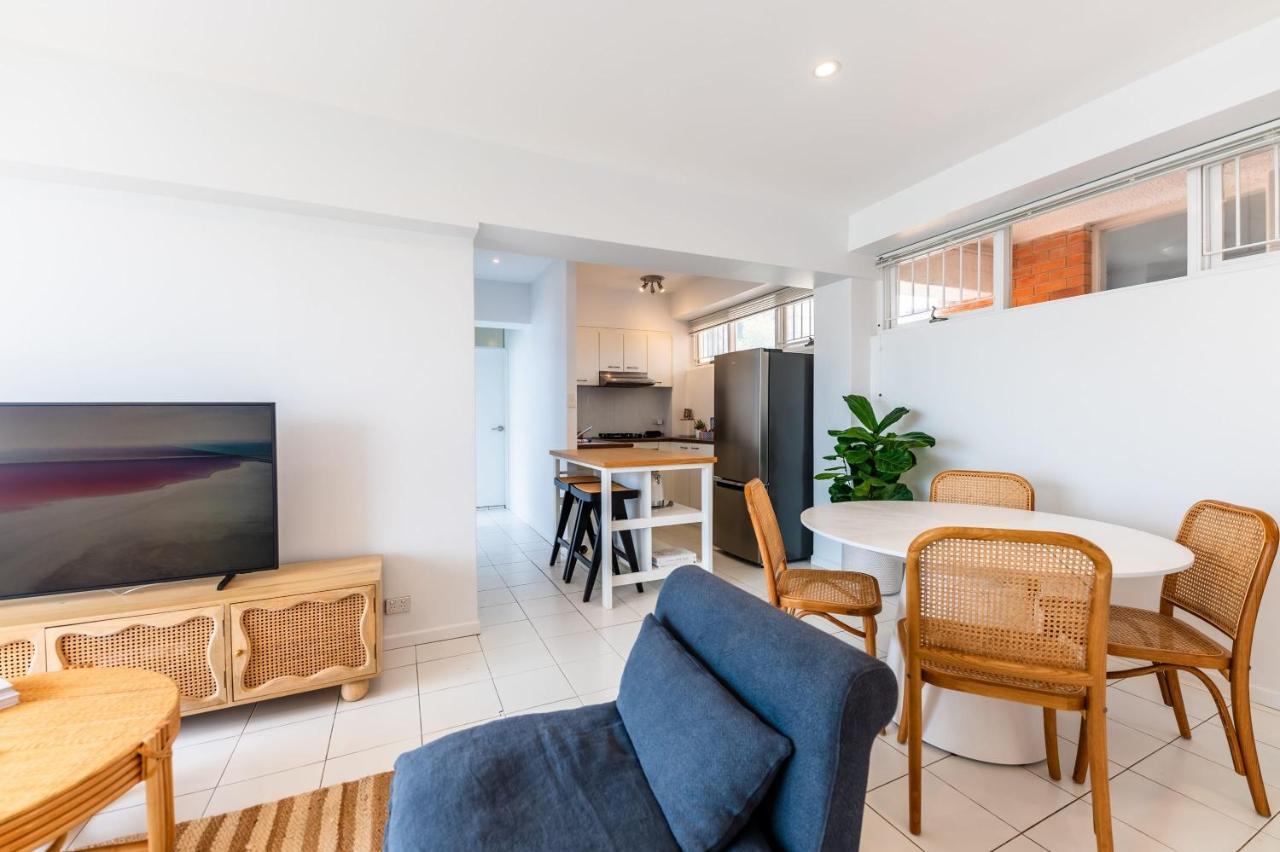 Riverside 2 Bedroom With Parking * Brisbane