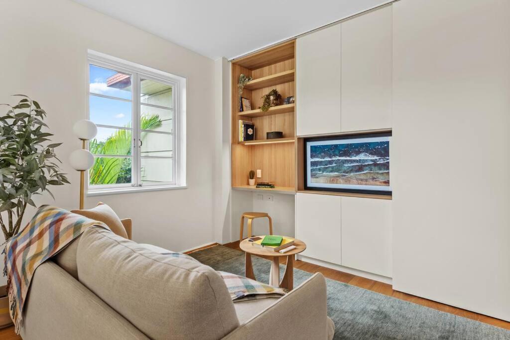 Casa Bonita! 1bed/1bath/1car ~ New Farm Apartment *