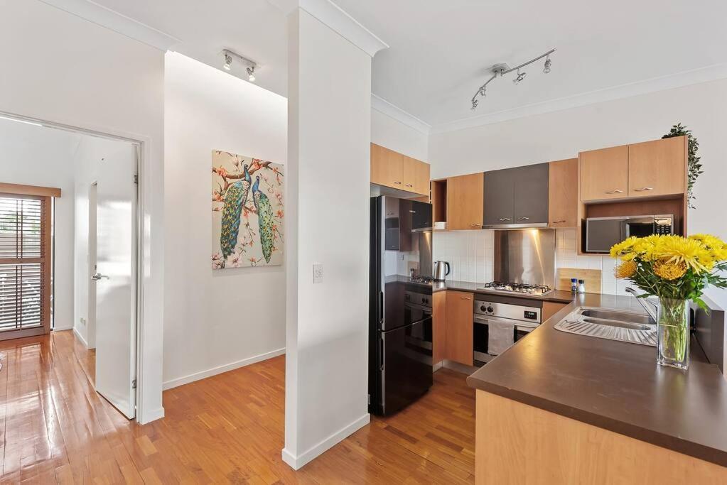 Hidden In New Farm ~ 1 Bed/1 Bath /1 Car/views! Apartamento Brisbane