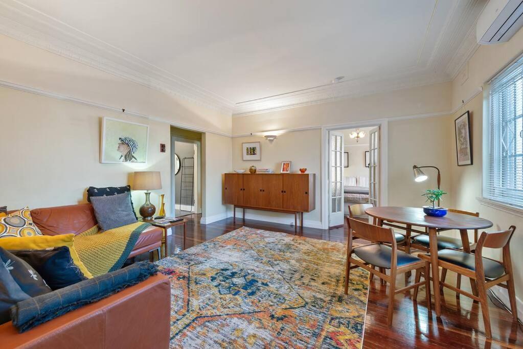 Step Back Into Style ~ 2bed/1bath/1car ~ New Farm Brisbane