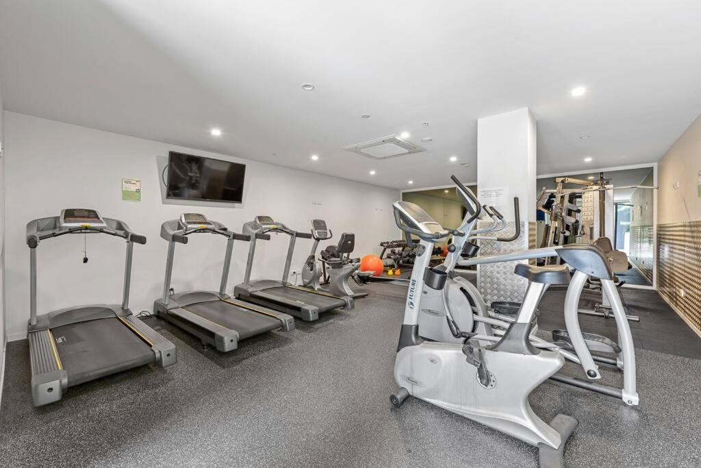 South Bank Sensational! ~ 1bed,1bath,1car,balcony * Brisbane