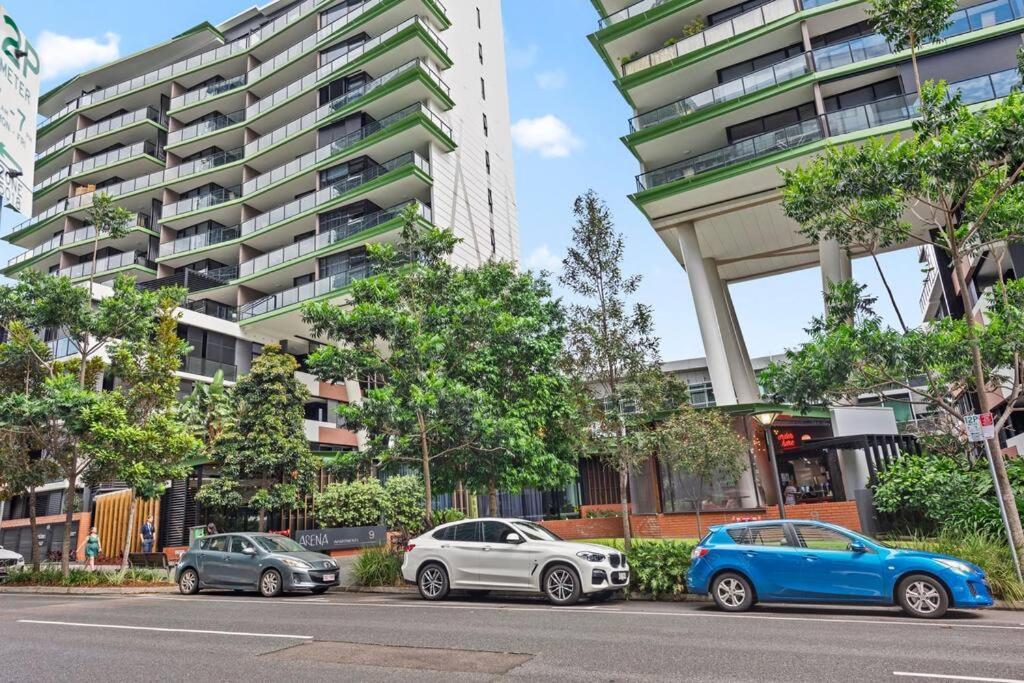 Apartment South Bank Sensational! ~ 1bed,1bath,1car,balcony