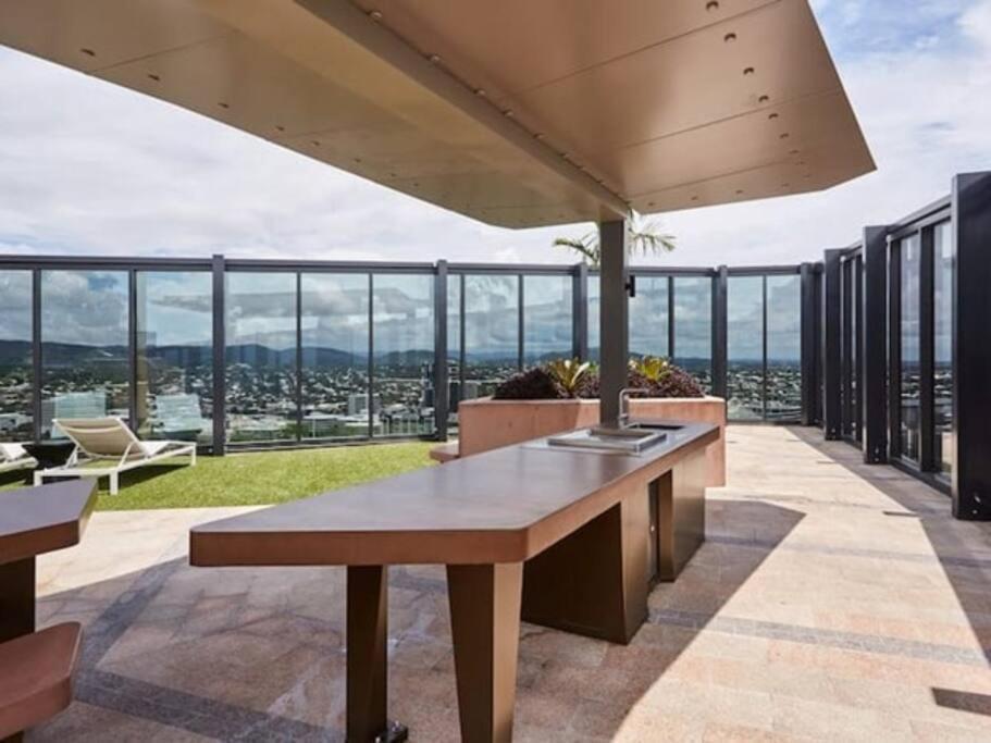 Apartment Inner-city 1 Bedroom Parking And Pool Brisbane