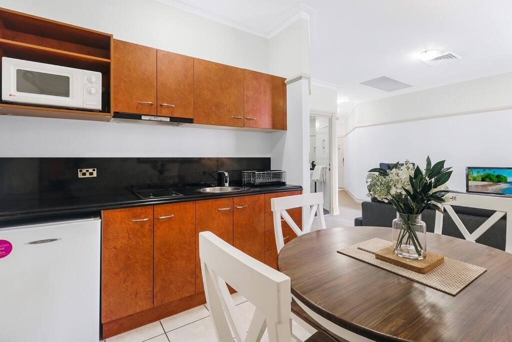 Rendezvous Hotel-like City View 1b1b Apt In Cbd Apartment *