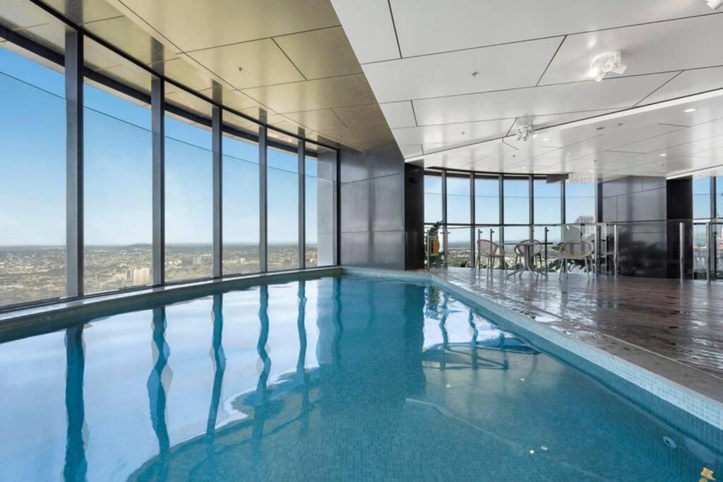 High Level Riverview 1b1b In Centre Of Cbd * Brisbane