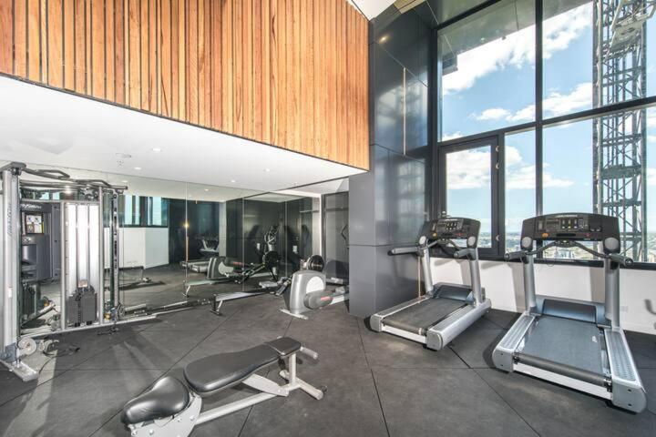 1 Bedroom Cbd With Wifi Pool Gym Apartment