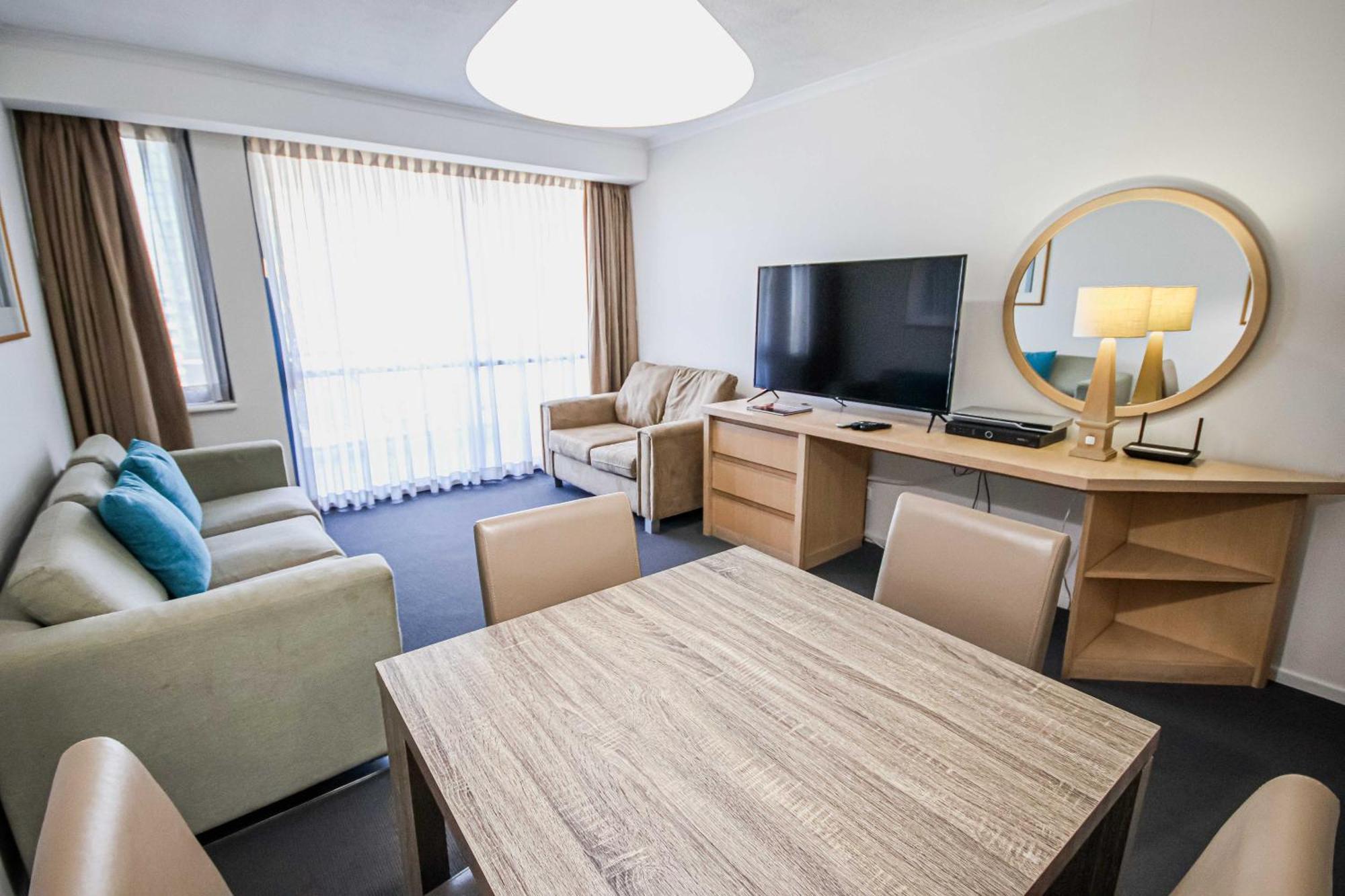 Dockside Aparthotel 4*