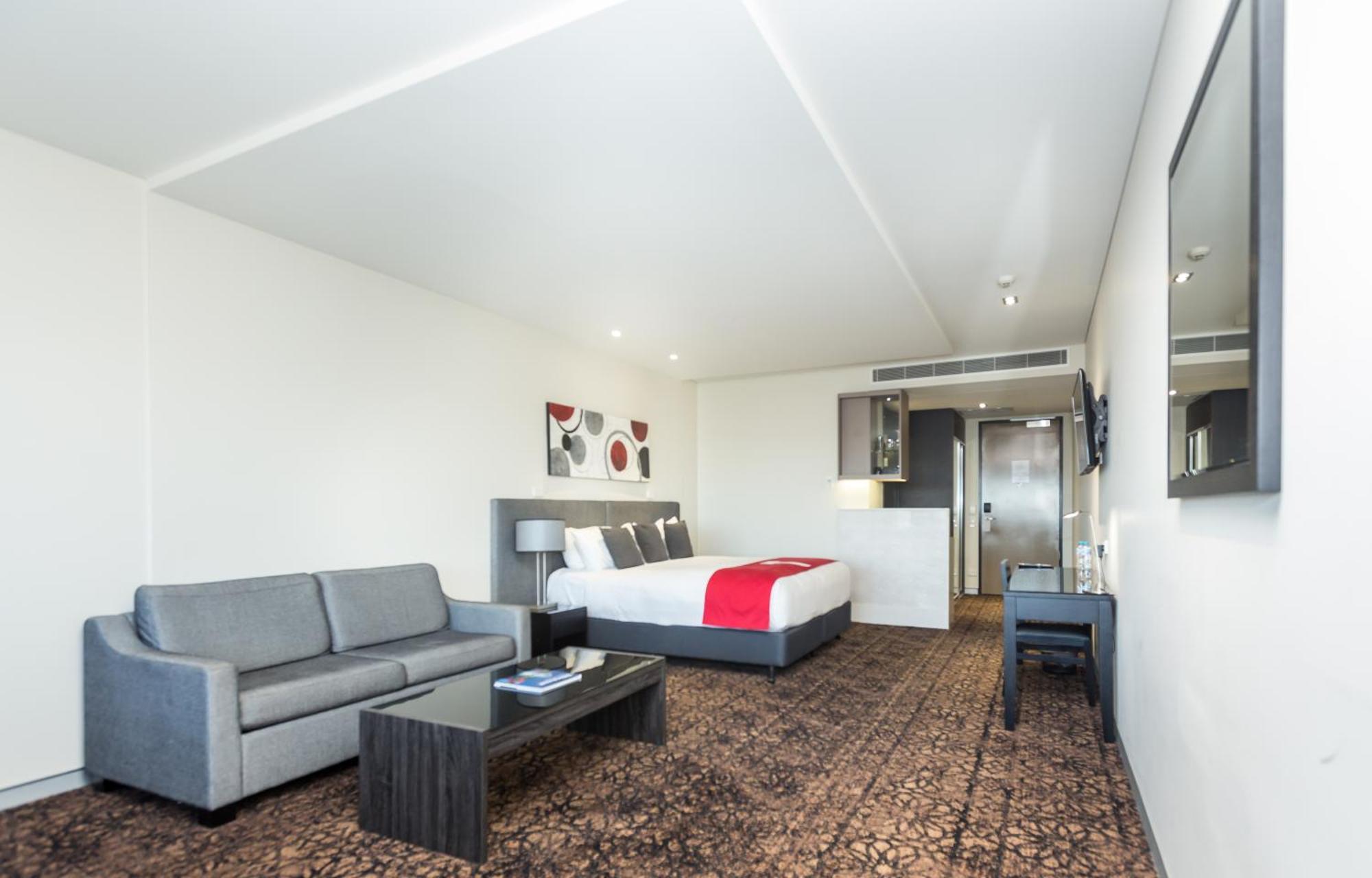 Hotel Calamvale And Conference Centre 4*