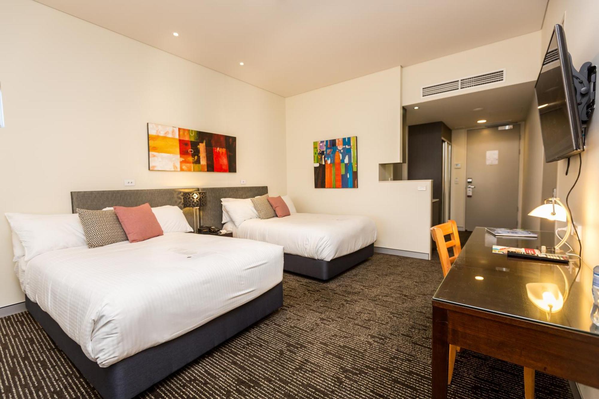 Calamvale And Conference Centre Hotel 4*