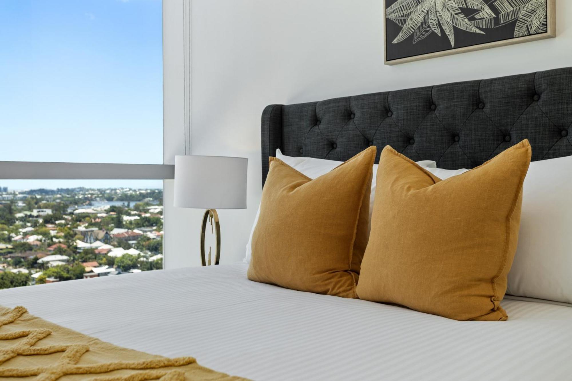 Executive 2-bed With Stadium View, Great Amenities Brisbane
