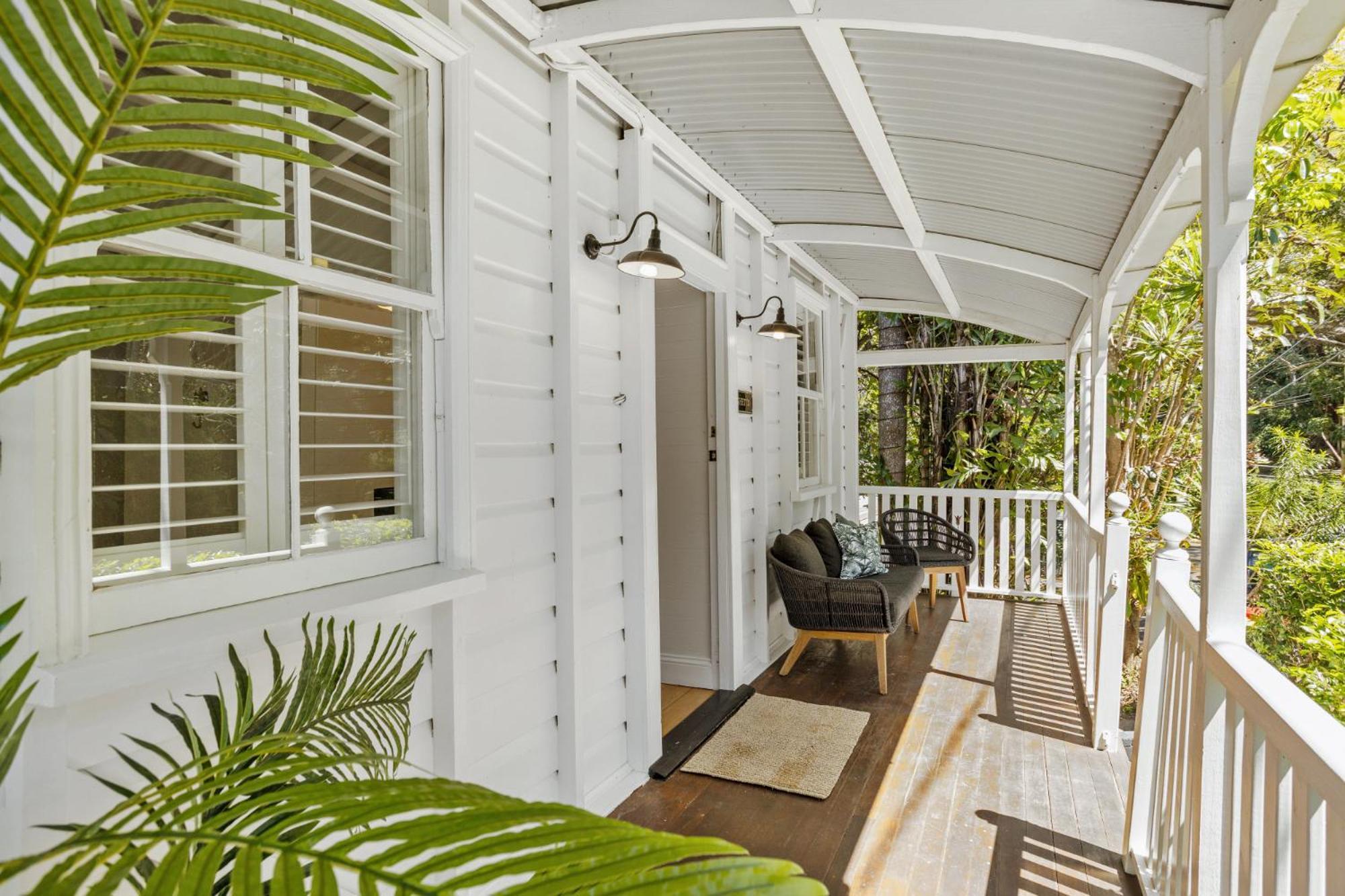 Holiday home Tranquil 2-bed Family With Deck Among Trees