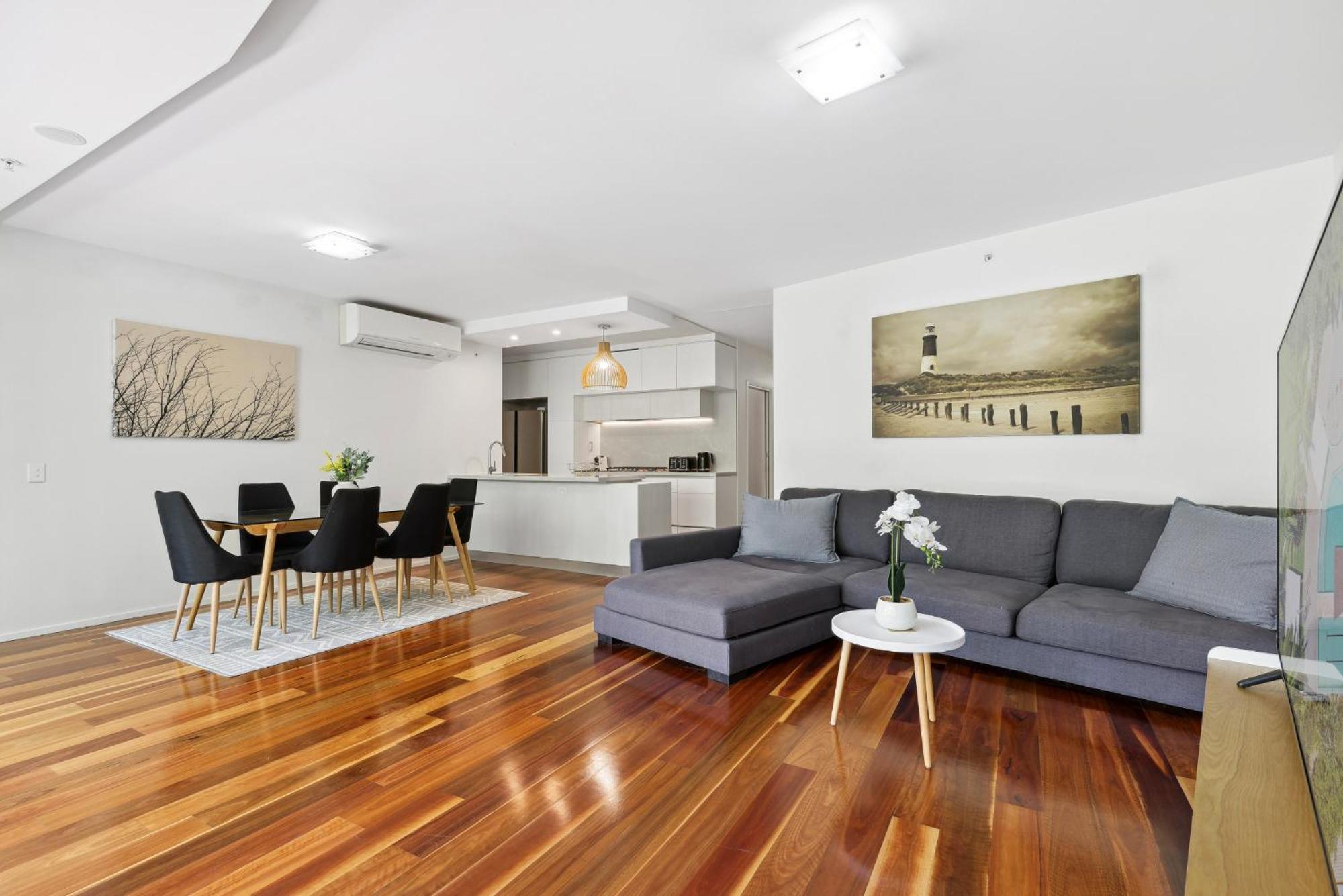 3-bed Luxurious Retreat By River & Cbd Apartamento