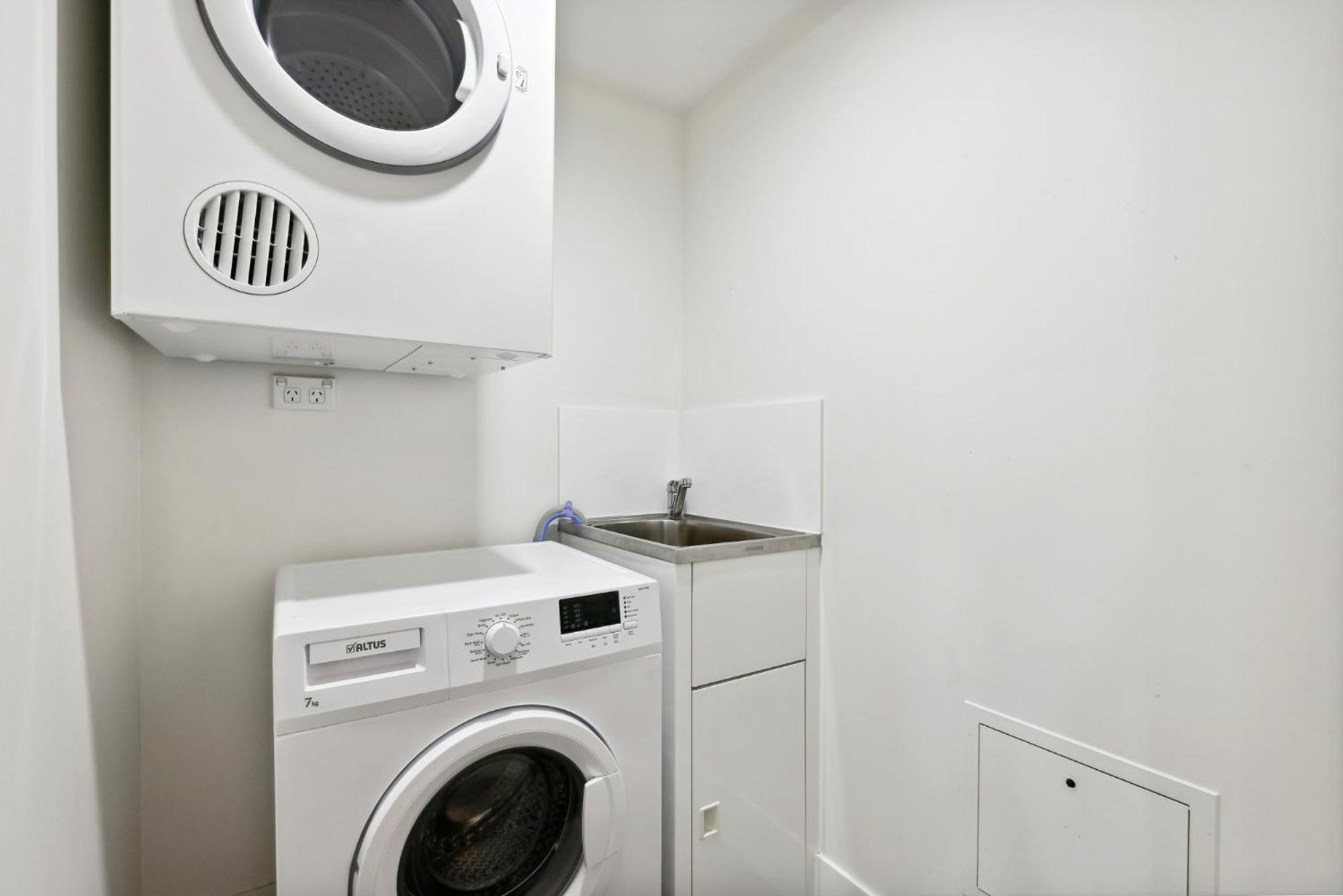 Apartment Bright Inner-city 1-bed With Spacious Balcony *