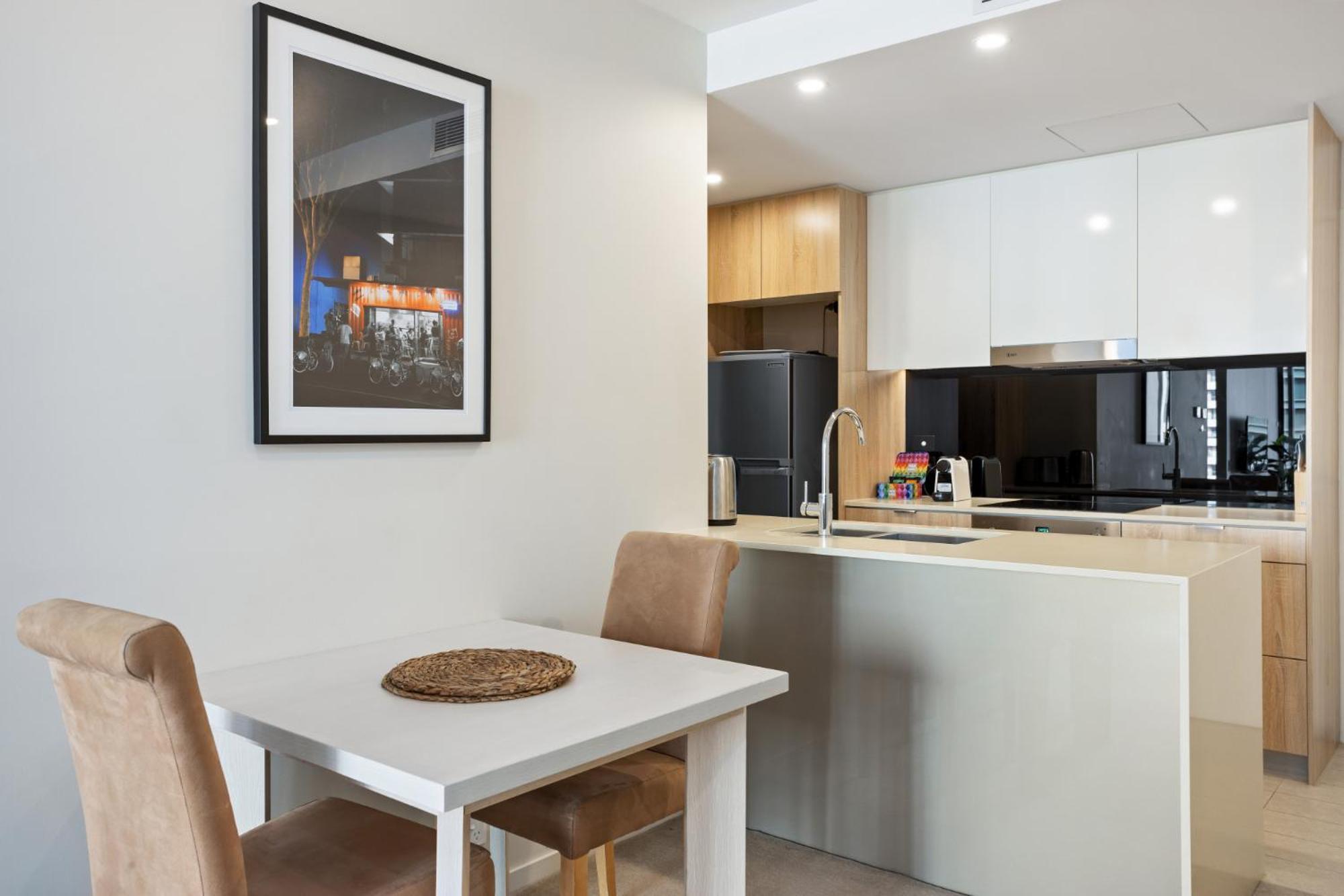 Apartment Cosy 1-bed With River Views Pool Gym & Bbq *