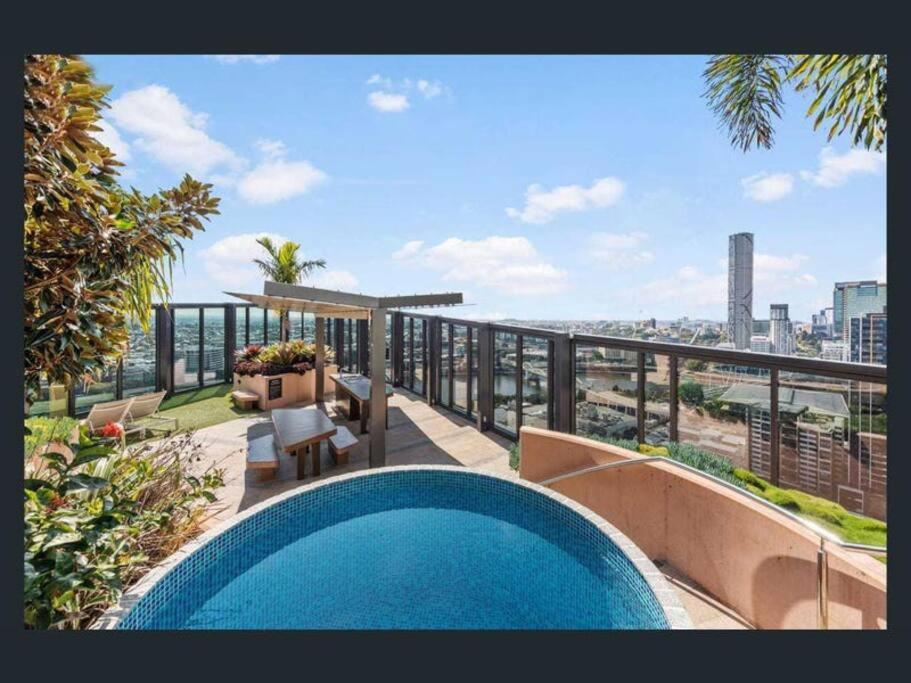Spectacular Views, King Bd Single Bed & Parking Brisbane