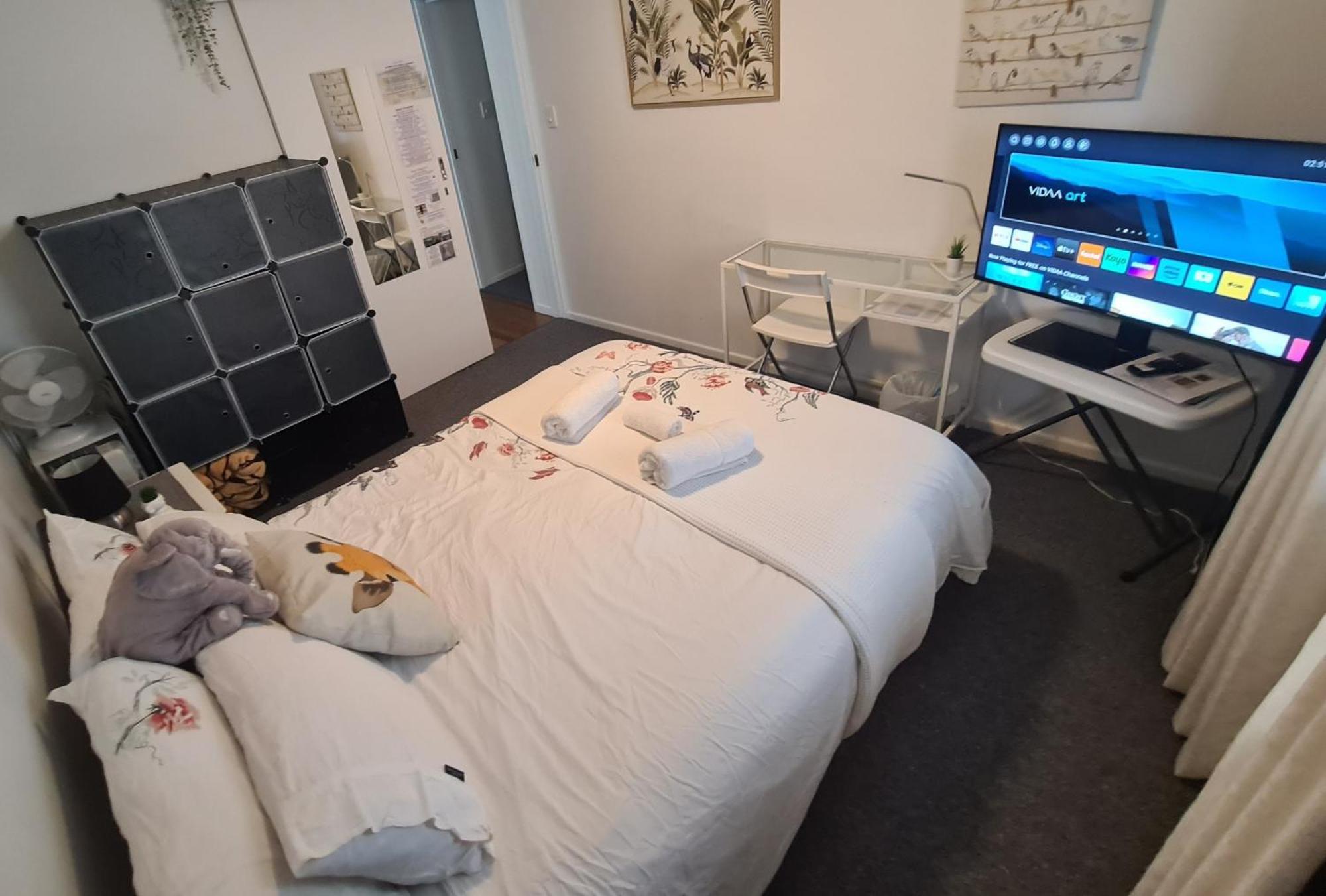 Amazing Location-private In A Share House-2 Available!! Homestay *