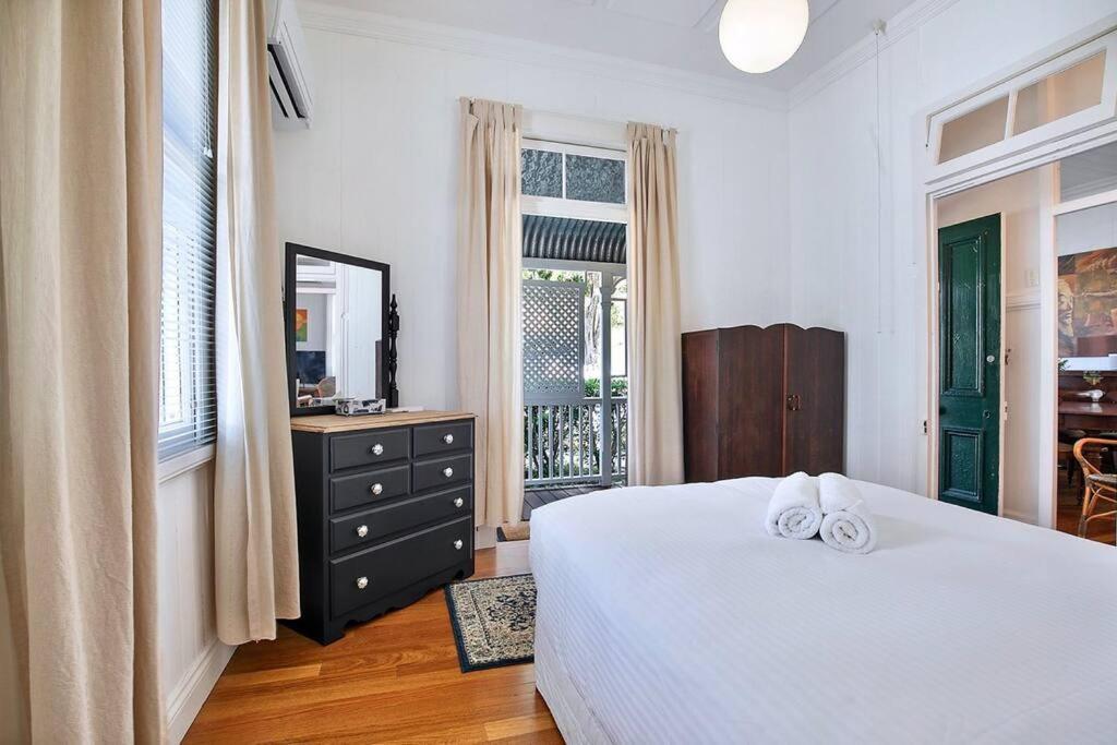 Charming Heritage House In The Heart Of The * Brisbane
