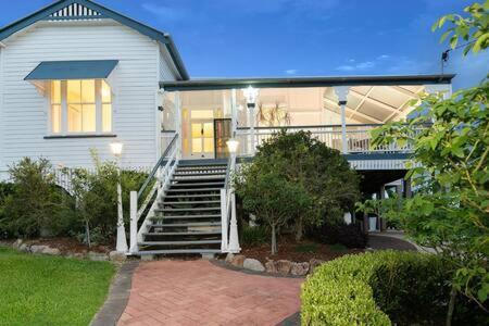Holiday home The Indooroopilly Queenslander - 4 Bedroom Family - Private Pool - Wifi - Netflix Brisbane