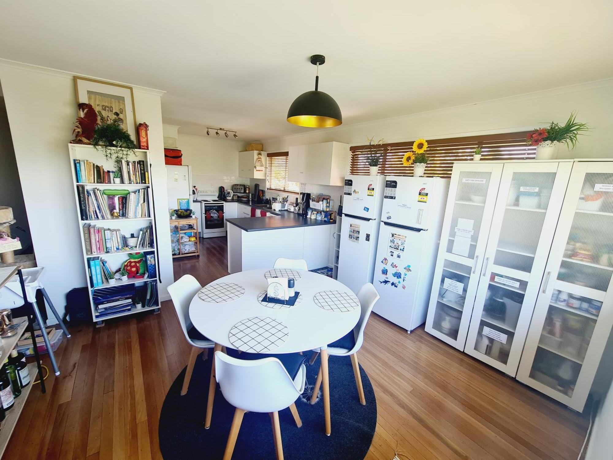 Homestay Amazing Location-private In A Share House-2 Available!! Brisbane