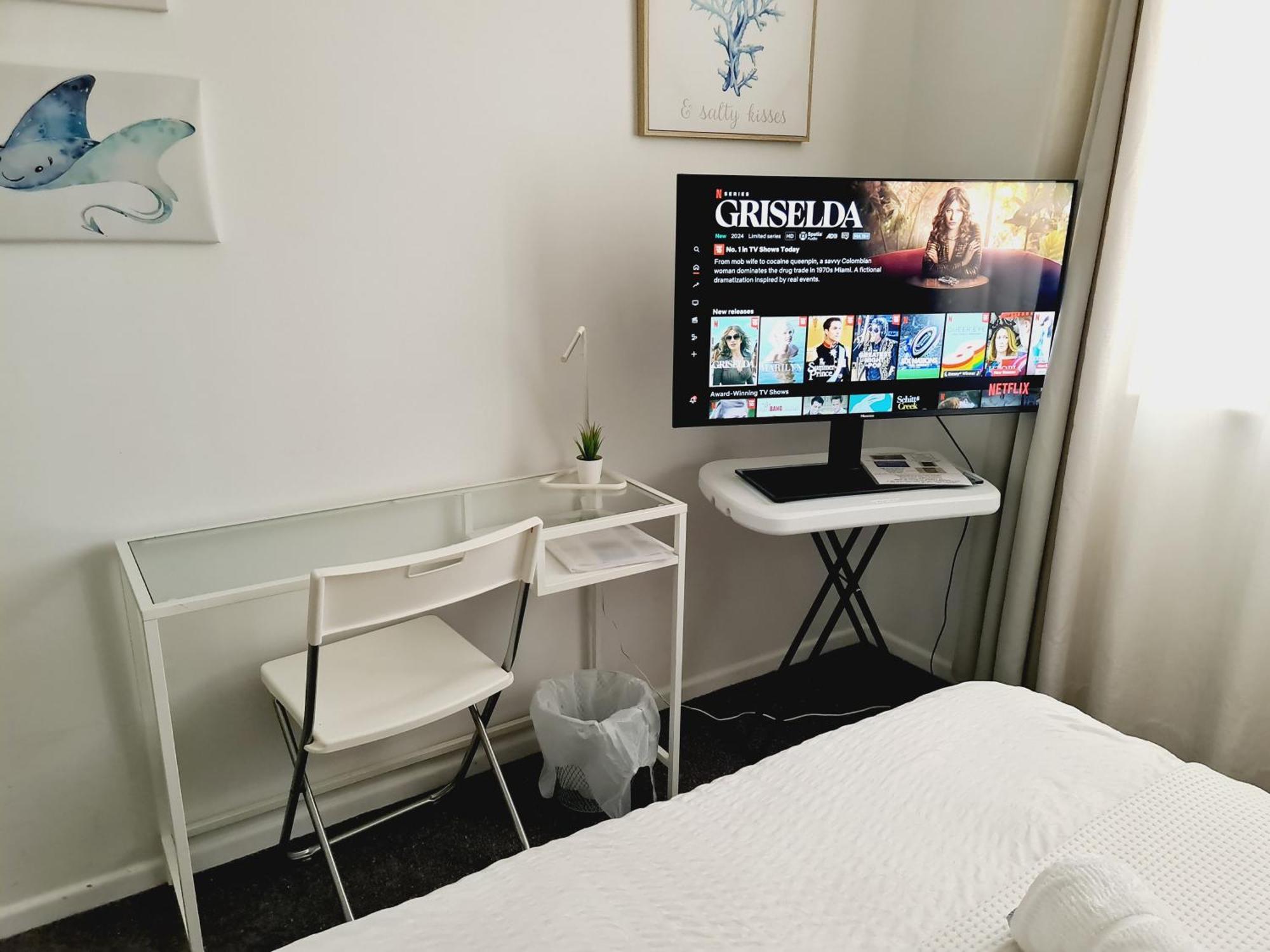 Amazing Location-private In A Share House-2 Available!! Homestay *