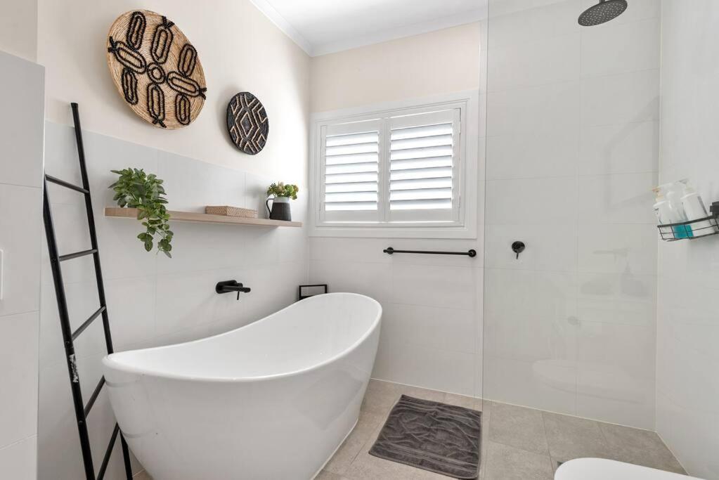Holiday home A Family Affair ~ 4 Bed/2.5bath/pool ~ Morningside Brisbane